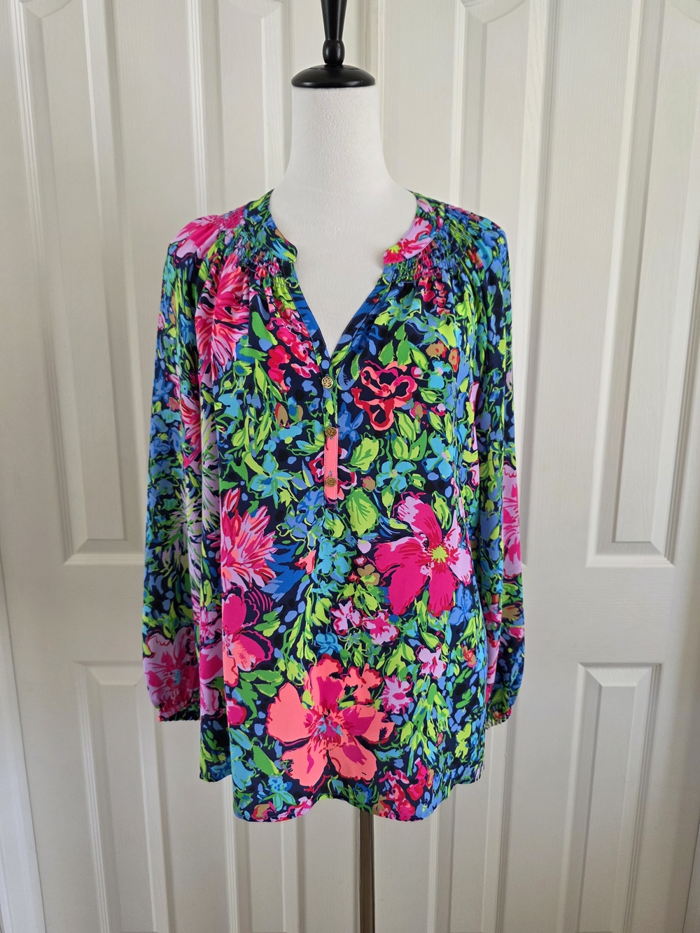 Lilly Pulitzer Elsa 100% Silk Blouse SZ L Bright Floral Resort Tunic Top